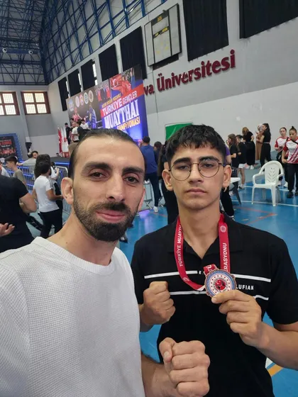 Madalyalı sporcu ve antrenörü